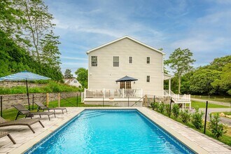 15 S Beach Rd in Southampton, NY - Building Photo - Building Photo