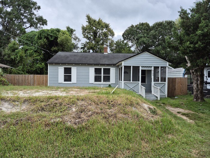 6109 Lynnwood Ave in Jacksonville, FL - Building Photo