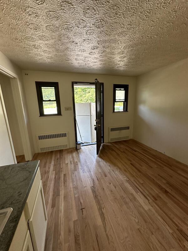 2223 N Water St Ext in Uhrichsville, OH - Building Photo - Building Photo