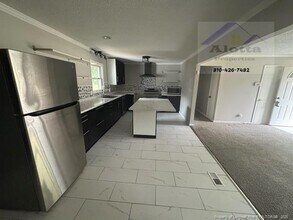6075 Lexington Dr in Hope Mills, NC - Building Photo - Building Photo