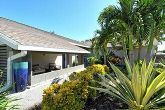 6907 Easton Ct in Sarasota, FL - Building Photo - Building Photo