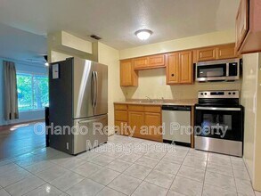 2611 Pembrook Dr in Orlando, FL - Building Photo - Building Photo
