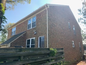 50 Doolittle Rd in Hampton, VA - Building Photo - Building Photo