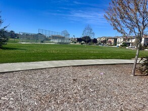 5528 Kenneth Pl in Rohnert Park, CA - Building Photo - Building Photo