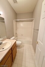 43 Windsor Dr in Lincoln Park, NJ - Building Photo - Building Photo