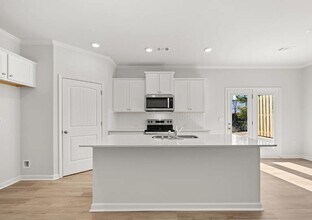 4447 Manor Hill Dr in Union City, GA - Building Photo - Building Photo