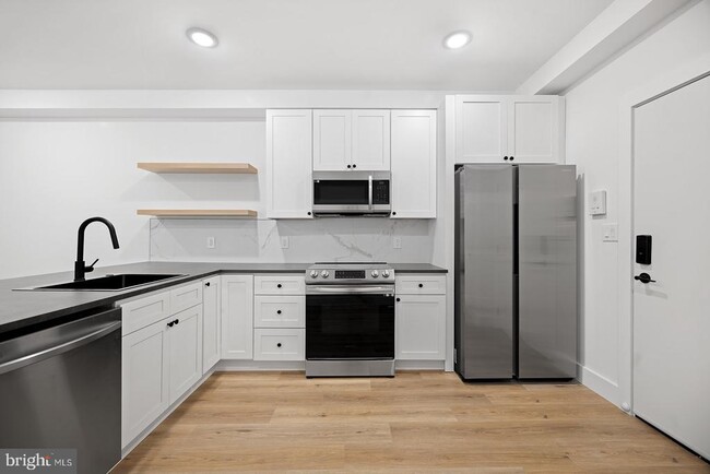 3216 W Diamond St in Philadelphia, PA - Building Photo - Building Photo
