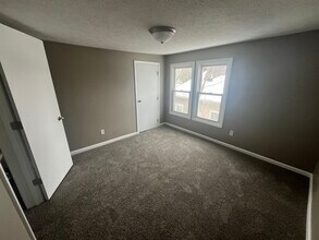 638 Sherman St, Unit N in Geneva, OH - Building Photo - Building Photo