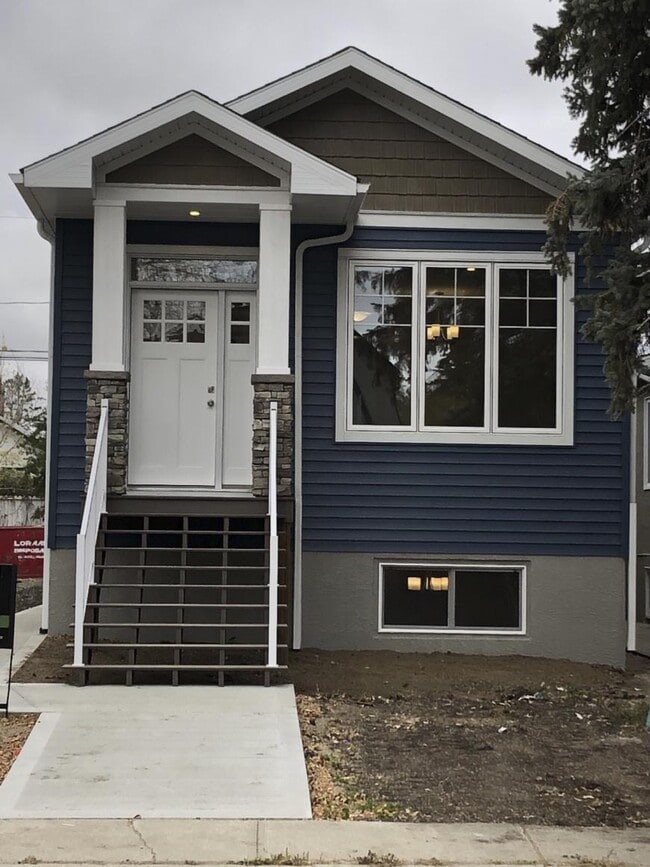 property at 2122 Reynolds St