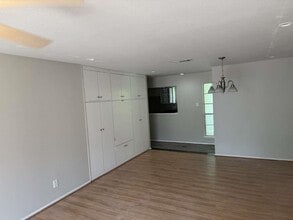 881 Wax Myrtle Ln in Houston, TX - Building Photo - Building Photo