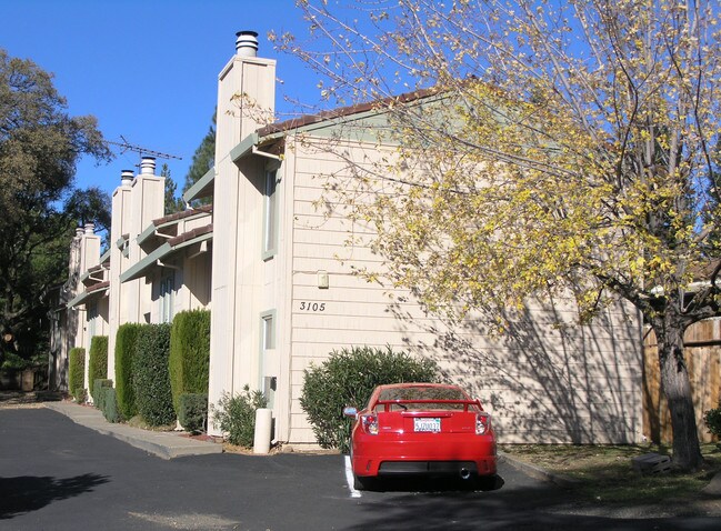 3105 Garden Cir in Cameron Park, CA - Foto de edificio - Building Photo