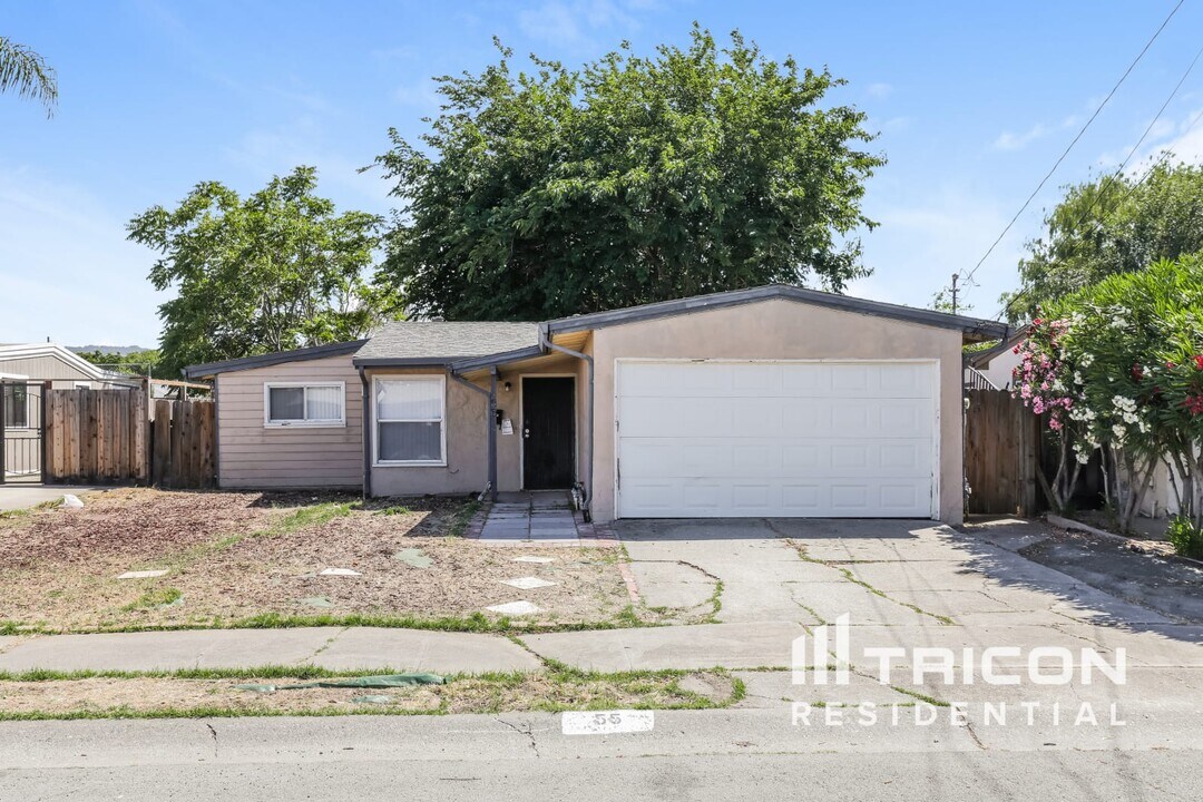 55 William Way in Pittsburg, CA - Building Photo