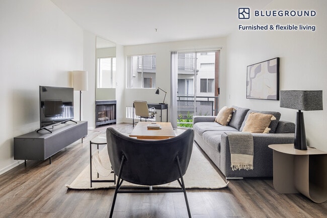 property at 1443 N Fuller Ave