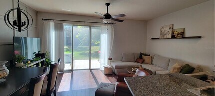 6960 Towne Lake Rd in Riverview, FL - Building Photo - Building Photo