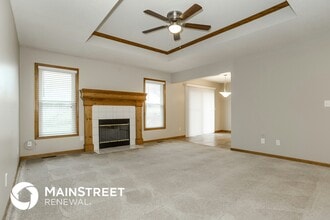 606 S Sunset Ln in Raymore, MO - Building Photo - Building Photo