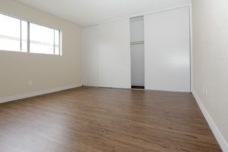 Los Arcos Apartments in Whittier, CA - Building Photo - Interior Photo