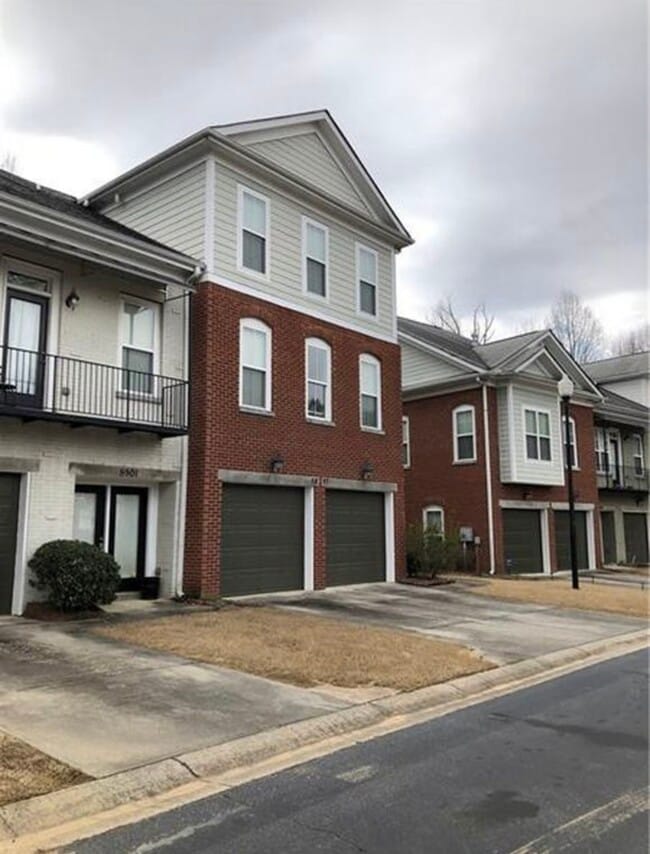 5897 Brookside Oak Cir in Norcross, GA - Foto de edificio - Building Photo