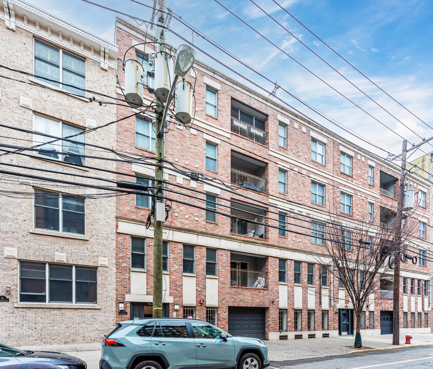 77 Jefferson St in Hoboken, NJ - Building Photo