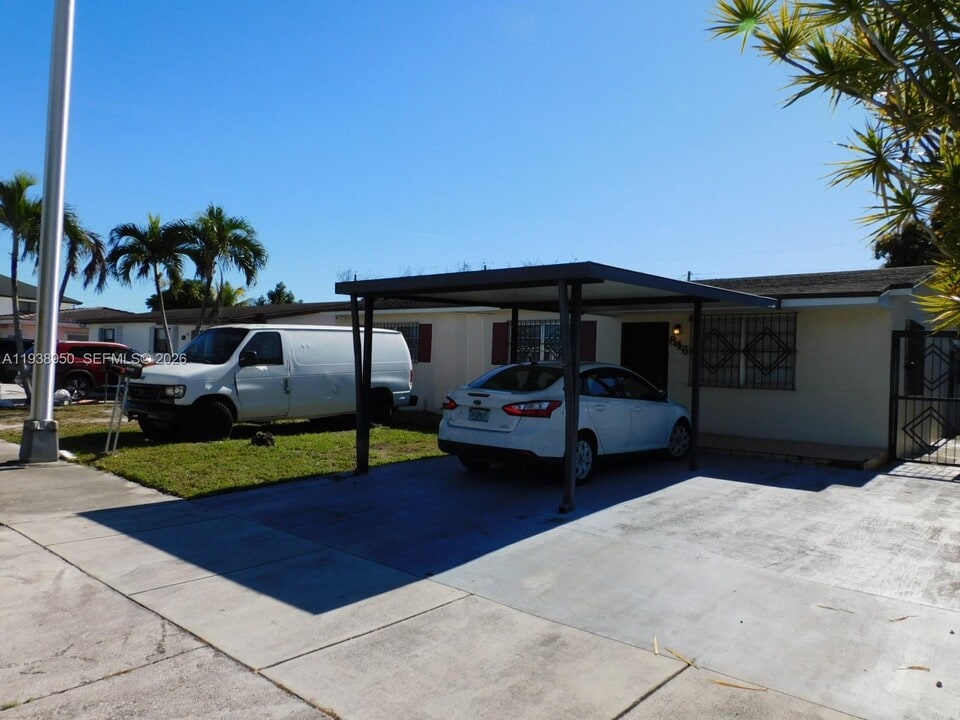846 W 31st St in Hialeah, FL - Building Photo