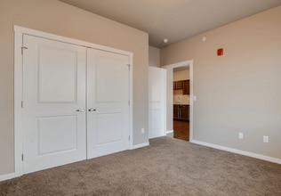 Courtyard Apartments in Moorhead, MN - Foto de edificio - Building Photo