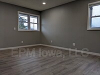 109 Ludland Dr-Unit -0405 in Manchester, IA - Building Photo - Building Photo