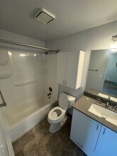 1806 S 66th Ave in Yakima, WA - Building Photo - Building Photo