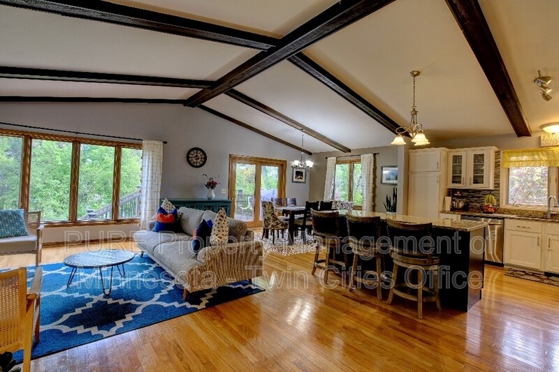10025 Beard Ave S in Minneapolis, MN - Building Photo