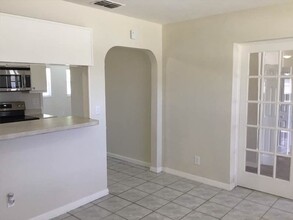 110 E Grapefruit Cir in Clearwater, FL - Building Photo - Building Photo