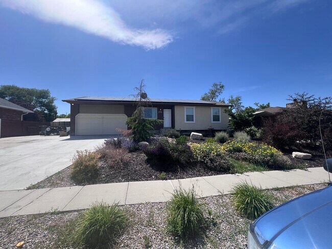 property at 4968 S Cowdell St