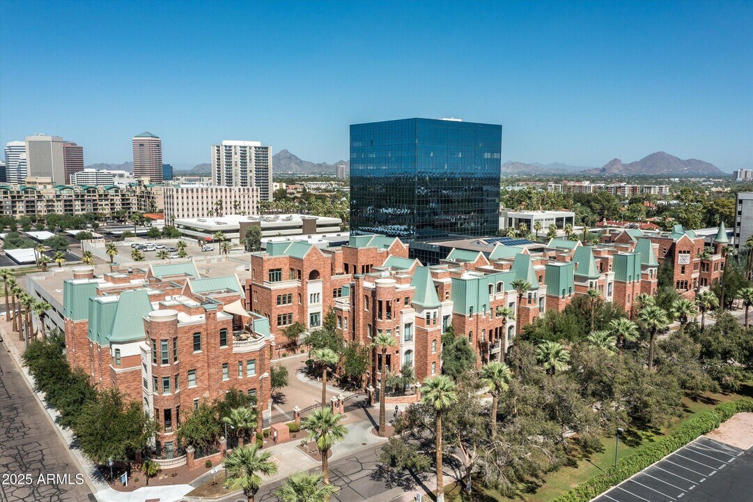 54 W Palm Ln in Phoenix, AZ - Building Photo