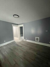 912 Saratoga St, Unit 2 in Utica, NY - Foto de edificio - Building Photo
