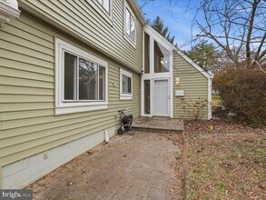 1426 Yellowwood Ct in Reston, VA - Building Photo - Building Photo