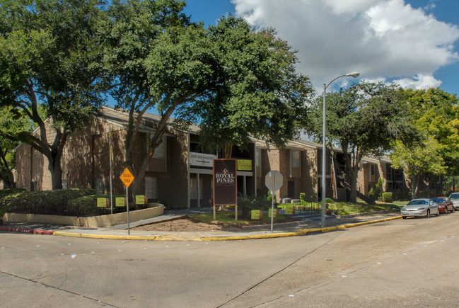 Pebble Brook Apartment Homes in Houston, TX - Building Photo - Building Photo