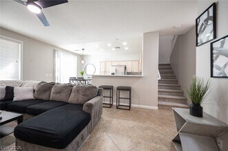 641 Solitude Point Ave in Henderson, NV - Building Photo - Building Photo