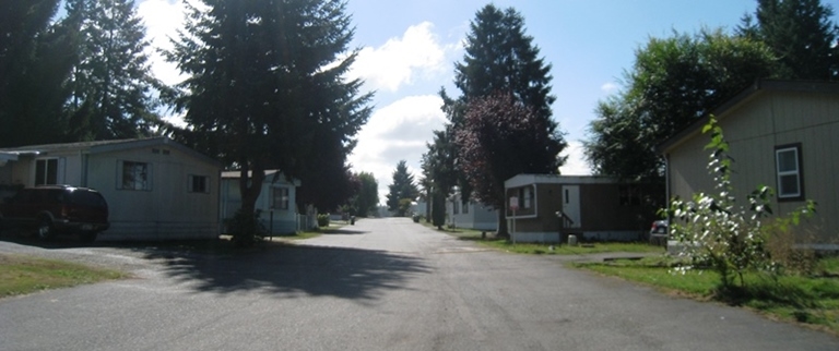 Lakeside Villa Mobile Park in Olympia, WA - Building Photo