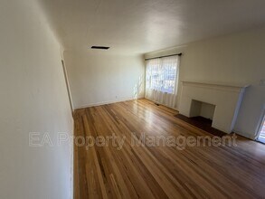 921 Dartmouth Dr NE in Albuquerque, NM - Building Photo - Building Photo