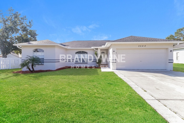 2542 Jennifer Dr in Lakeland, FL - Building Photo