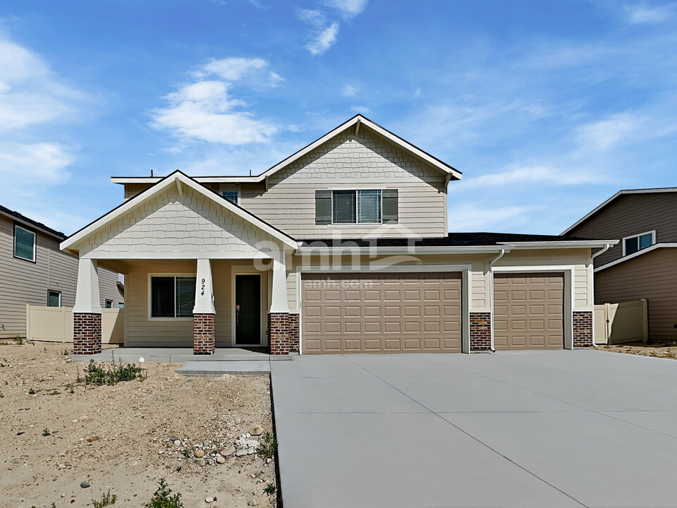 924 N Rivermist Pl in Star, ID - Building Photo