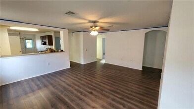 12301 Sky Harbor Dr in Austin, TX - Foto de edificio - Building Photo