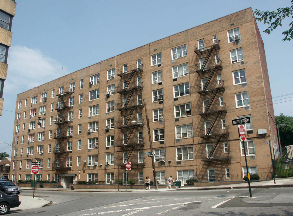 3520 Olinville Ave in Bronx, NY - Building Photo