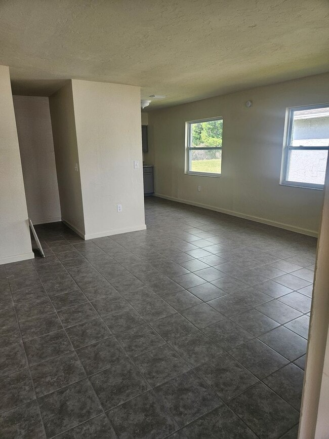 6028 1st St E in Bradenton, FL - Building Photo - Building Photo