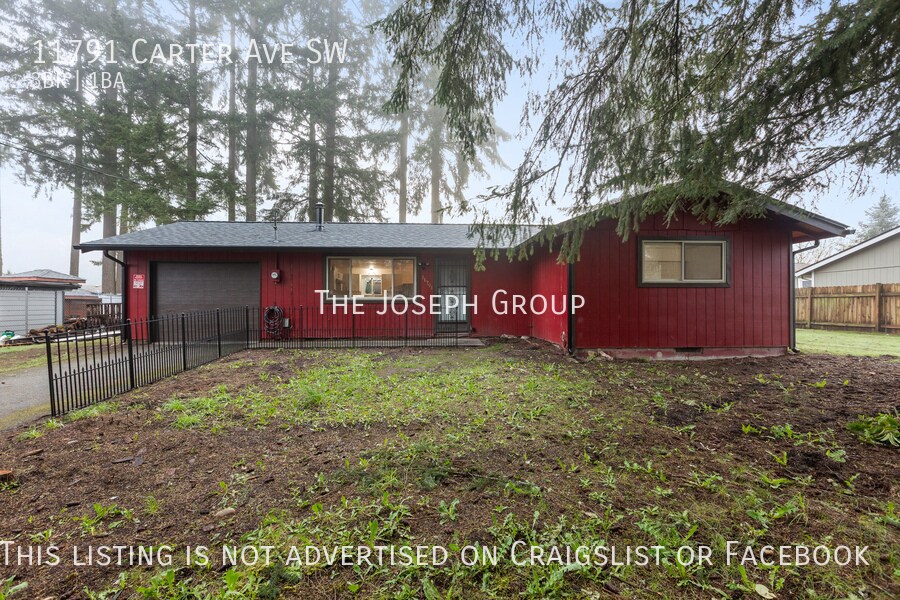 11791 Carter Ave SW in Port Orchard, WA - Building Photo