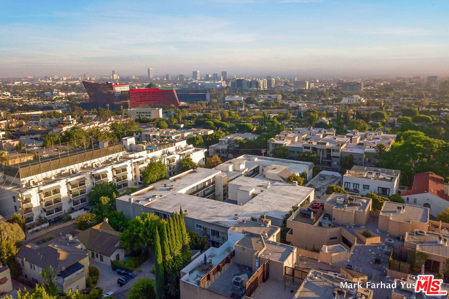 9005 Cynthia St in West Hollywood, CA - Building Photo - Building Photo