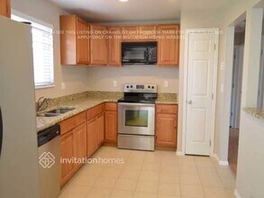 11156 Forest Ave in Thornton, CO - Foto de edificio - Building Photo