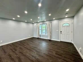 703 Maple Dr in Kenai, AK - Building Photo - Building Photo
