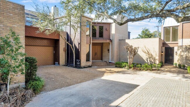 property at 5600 San Felipe St