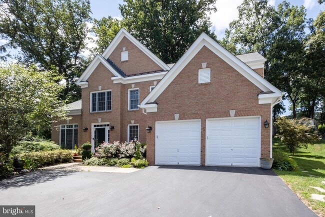 11629 Forest Hill Ct