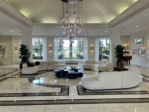 5600 Collins Ave in Miami, FL - Building Photo - Building Photo
