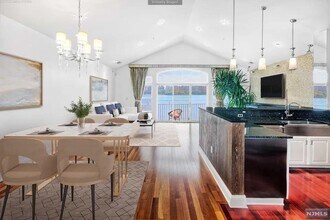 30 Lydia Dr in Guttenberg, NJ - Building Photo - Building Photo