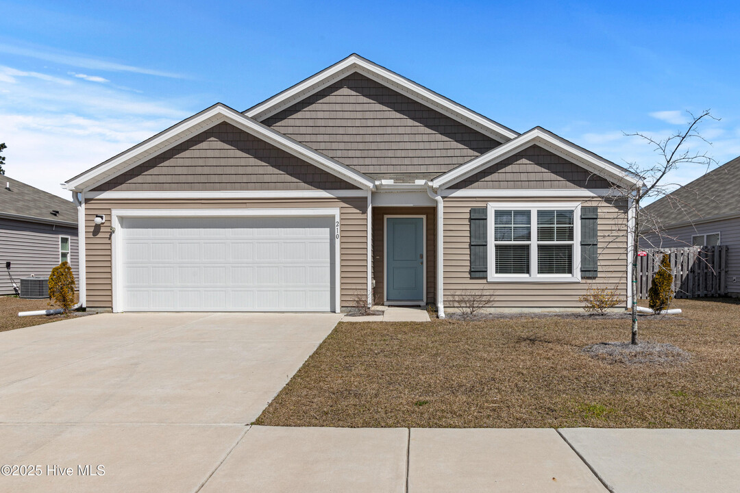 210 Sunshine Dr in Surf City, NC - Building Photo